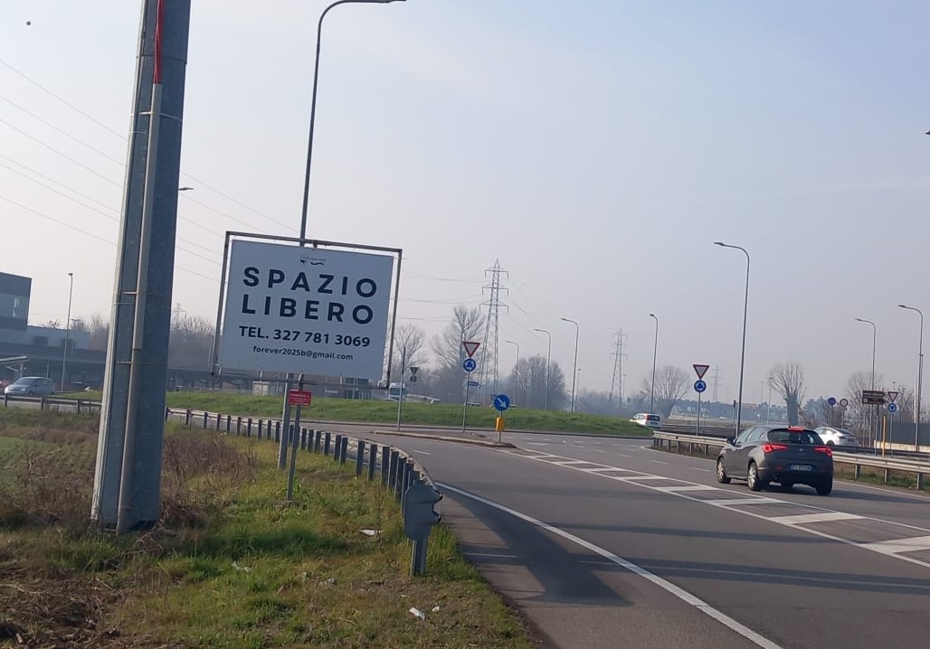 Foto del cartello 2.3 x 1.9 mt bifacciale - V.le delle Industrie,20864 Zona Industr. Viale delle Industrie MB
