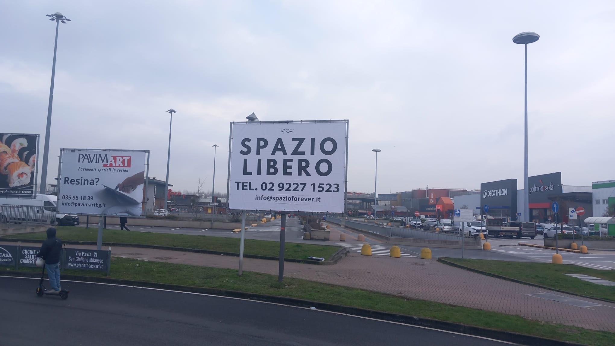 Foto del cartello 4 x 3 mono facciale - Rozzano, C.C. Fiordaliso MI